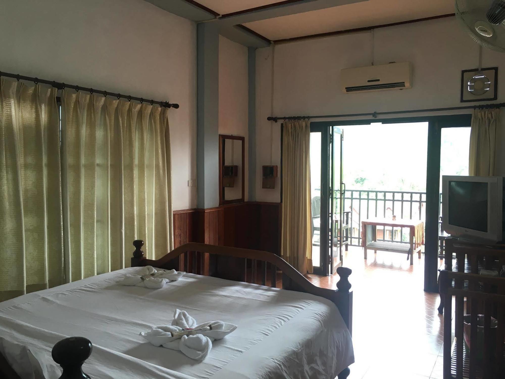 Domon Hotel Vang Vieng Exteriör bild