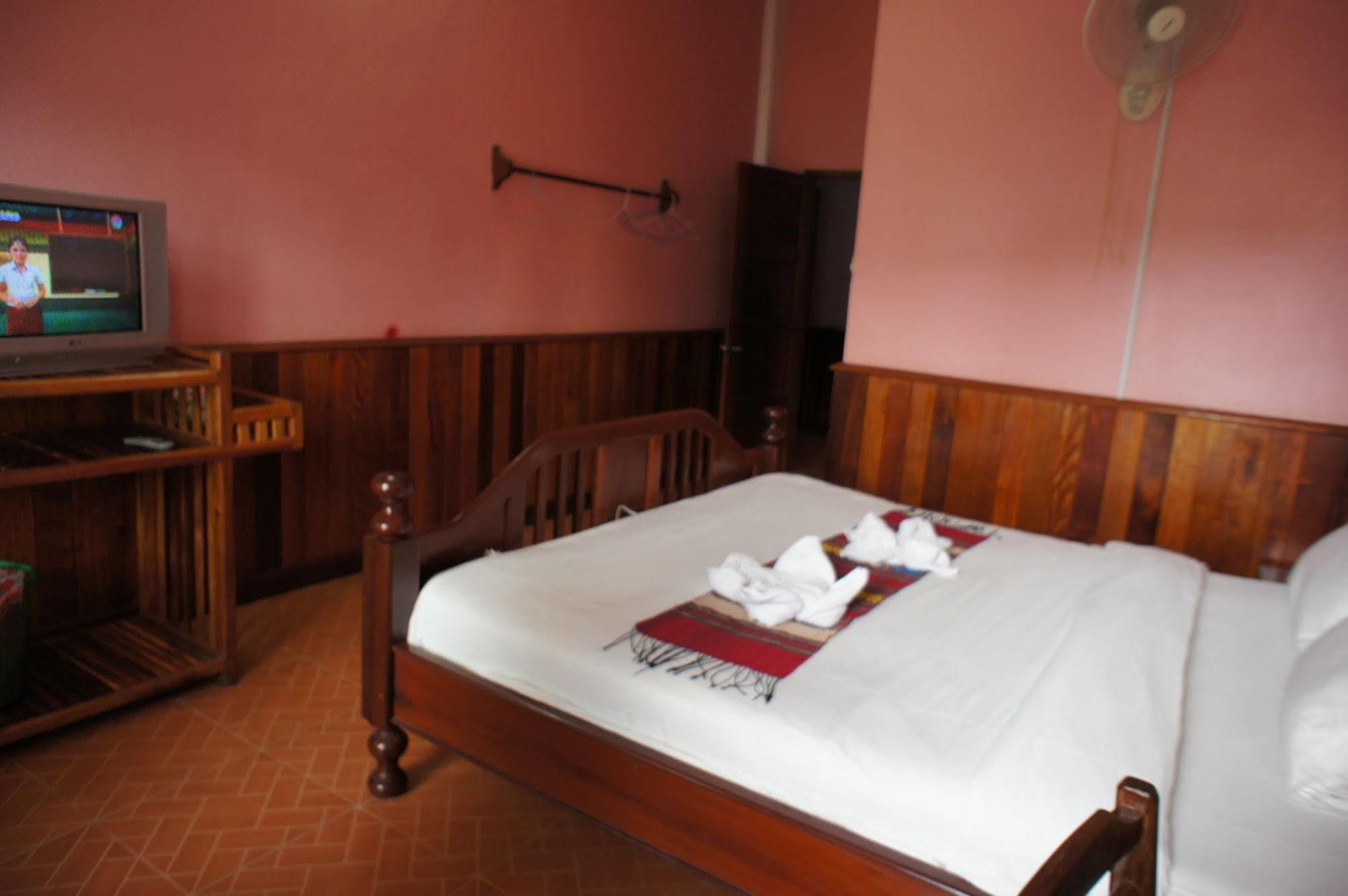 Domon Hotel Vang Vieng Exteriör bild