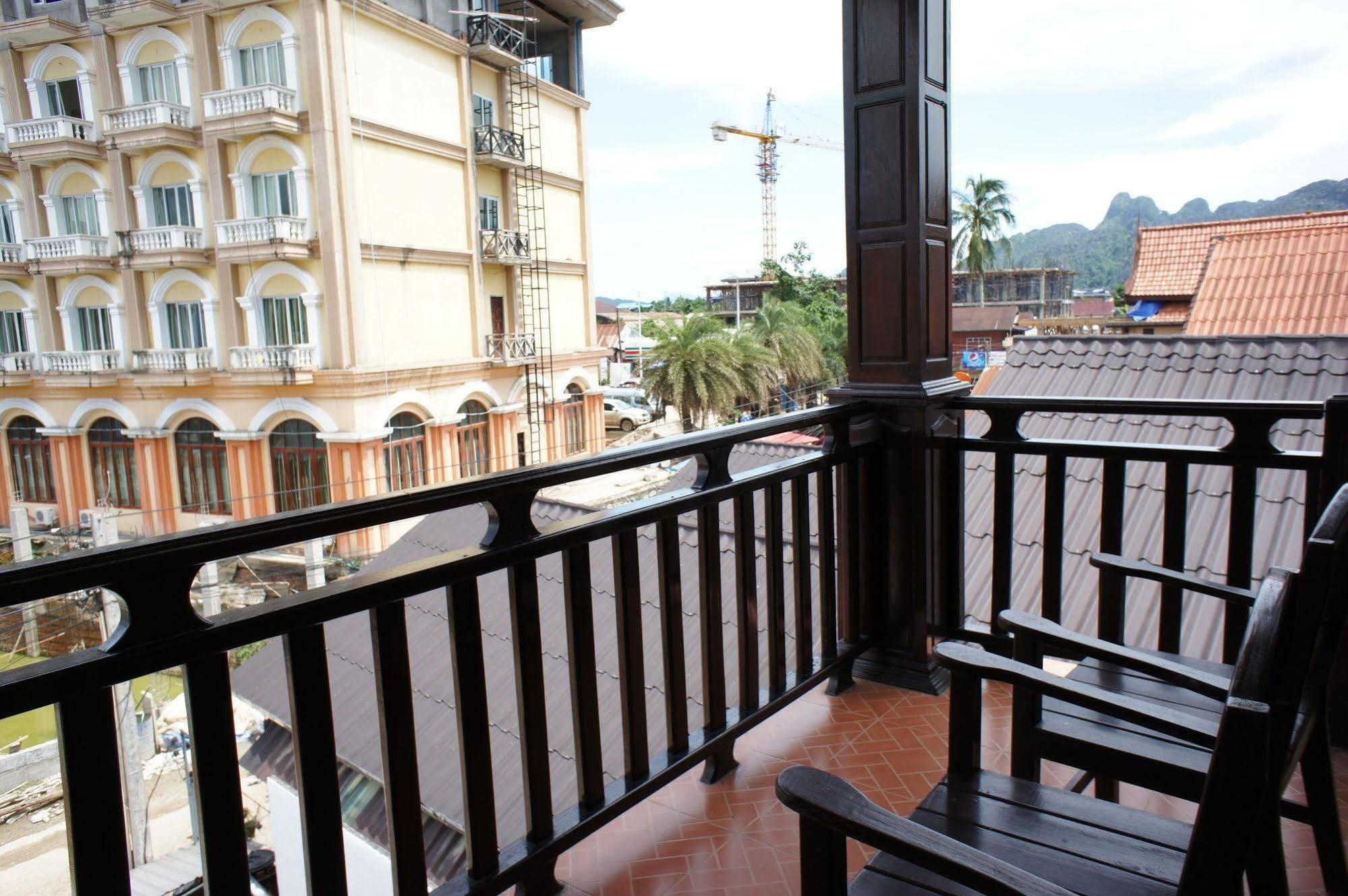 Domon Hotel Vang Vieng Exteriör bild