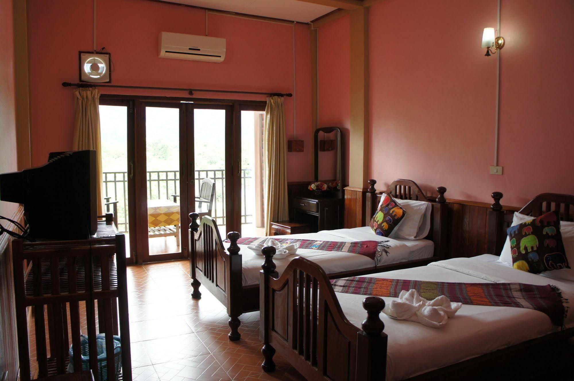 Domon Hotel Vang Vieng Exteriör bild