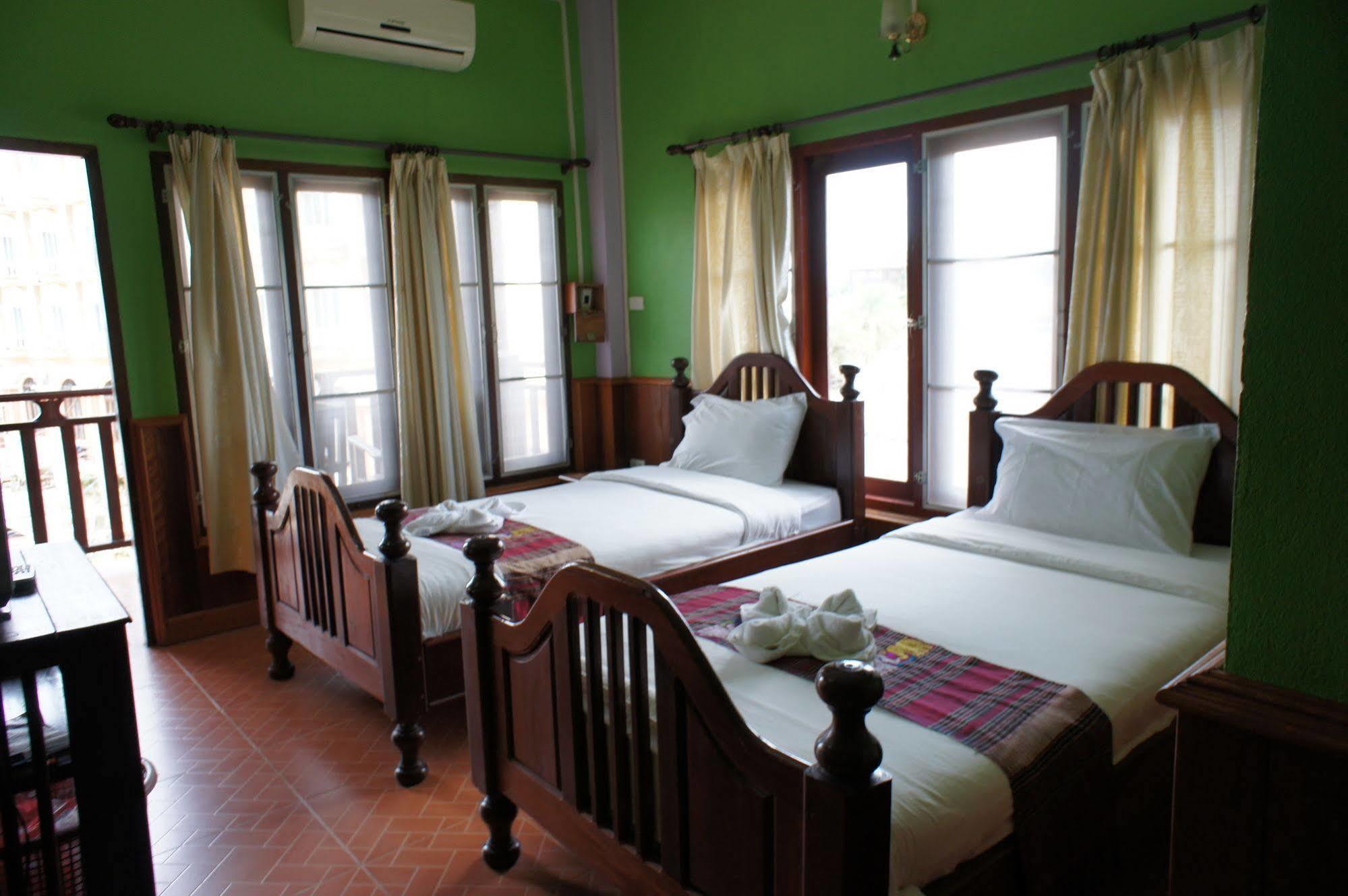 Domon Hotel Vang Vieng Exteriör bild