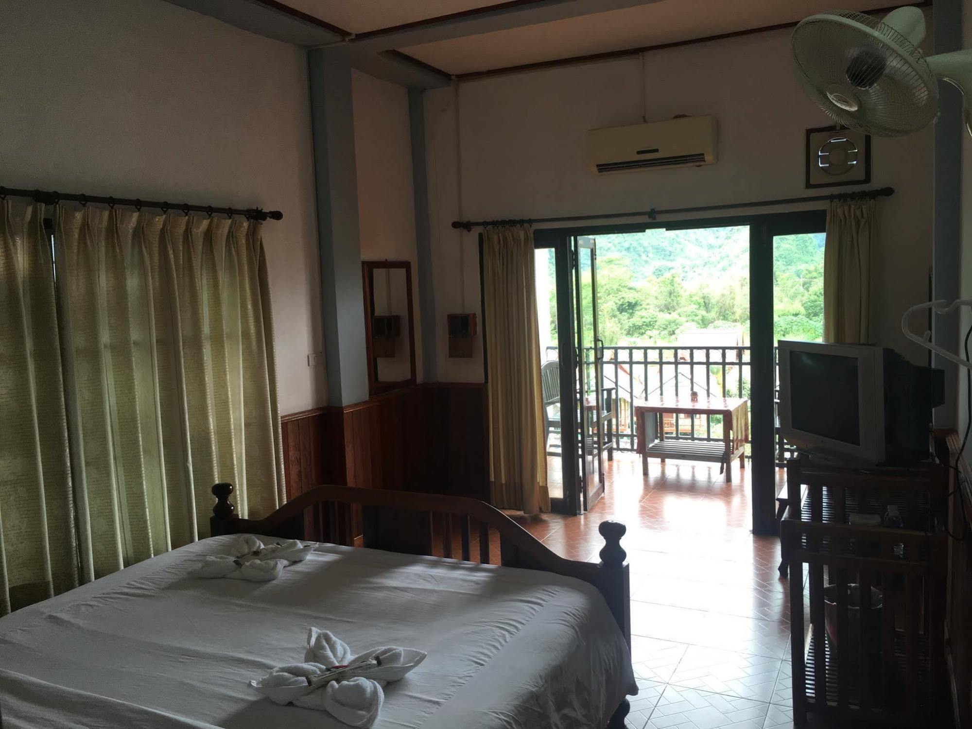 Domon Hotel Vang Vieng Exteriör bild