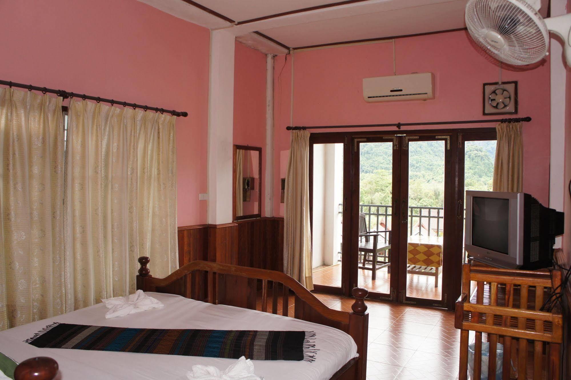 Domon Hotel Vang Vieng Exteriör bild