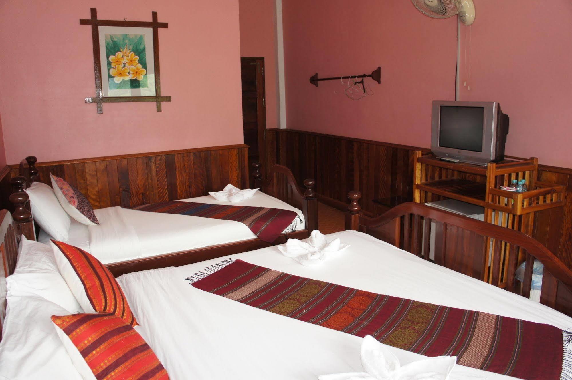Domon Hotel Vang Vieng Exteriör bild